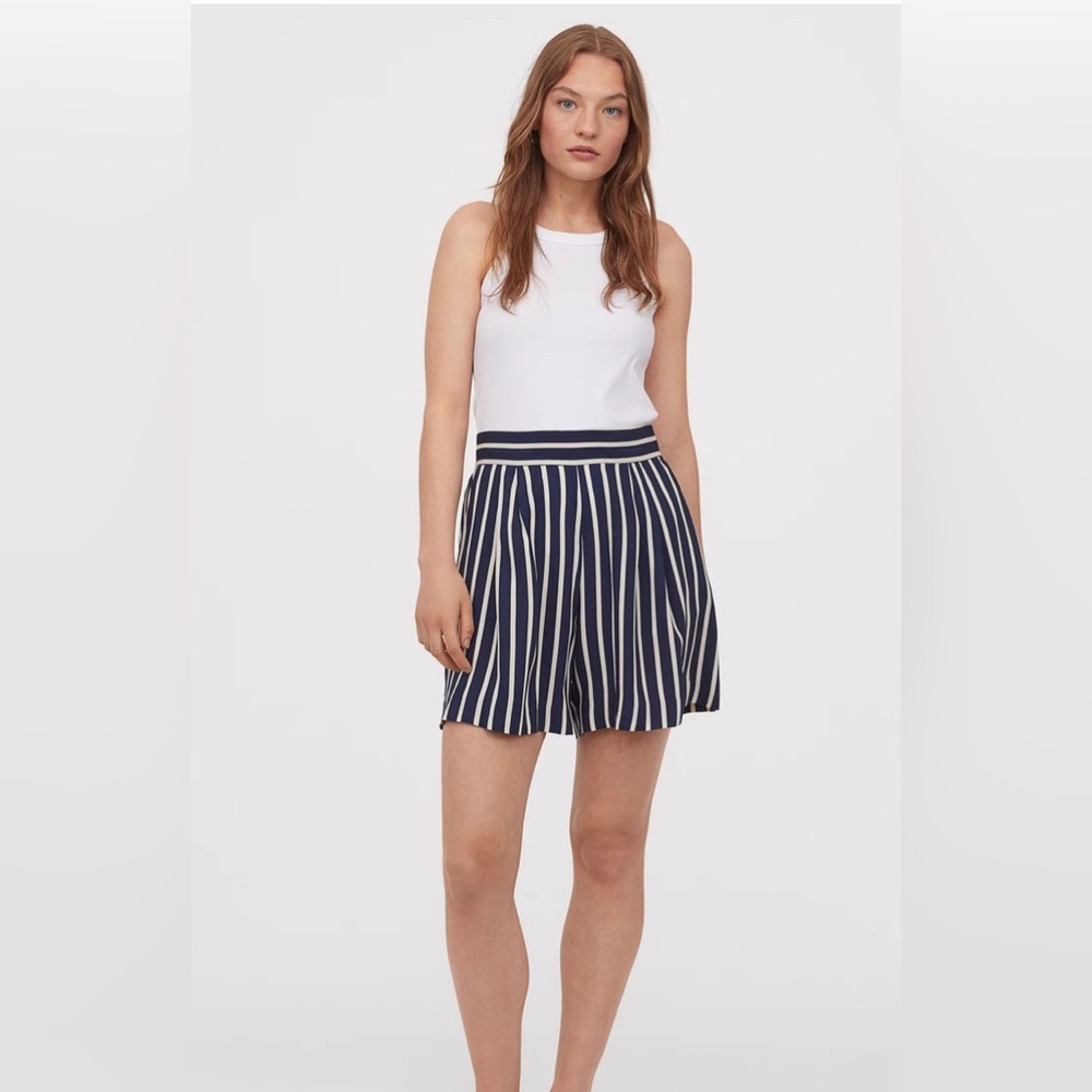 High waisted Striped Shorts